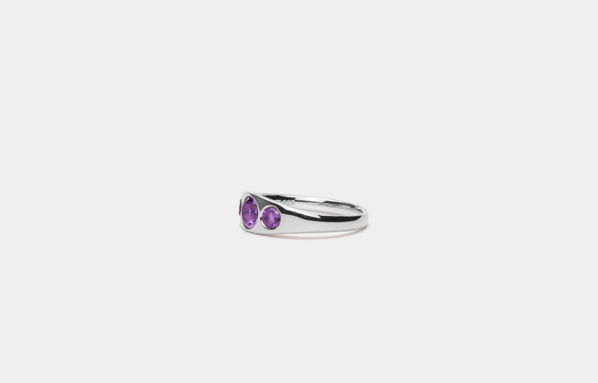 IX Trilliant Ring Silver