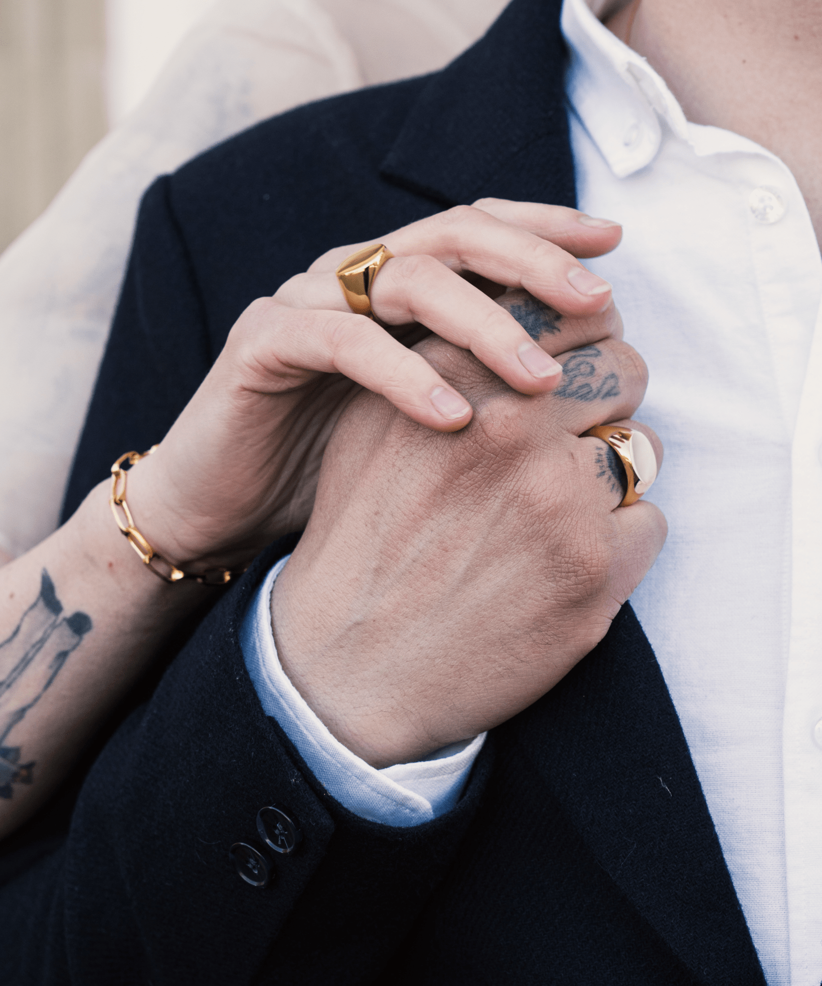 IX Oval Signet Ring Gold 14K