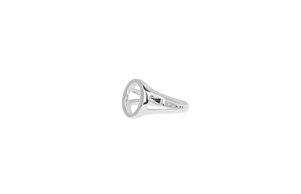 IX Mini Oval Simple Signet Ring Silver