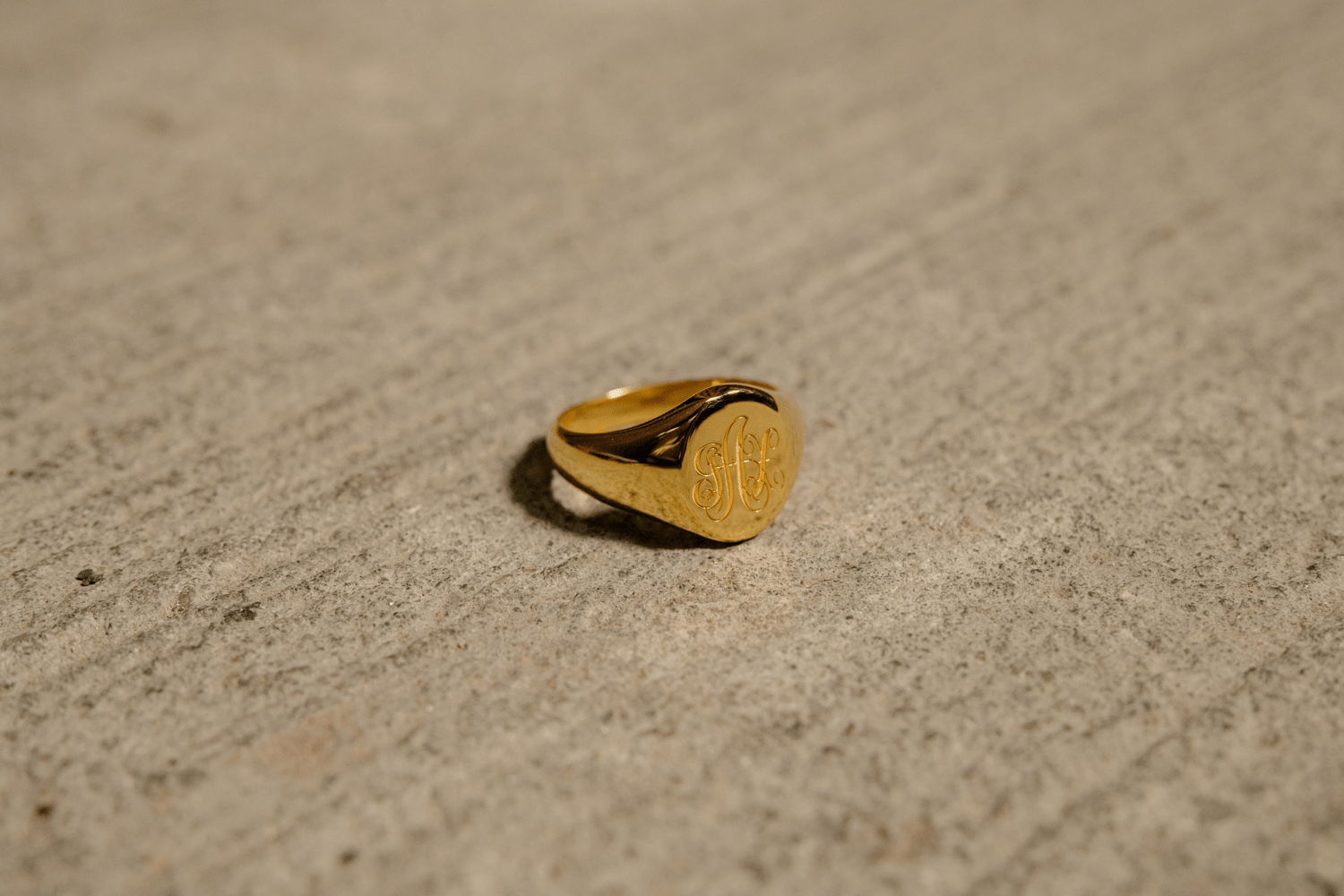 IX Mini Oval Signet Ring
